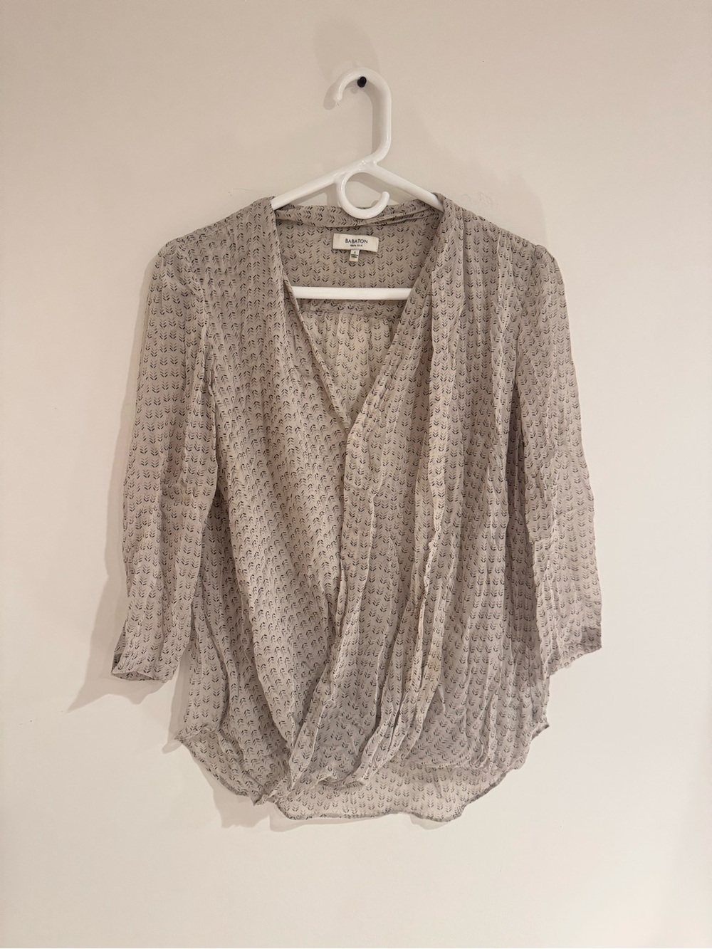Babaton Women’s 100% Silk Blouse Size Small